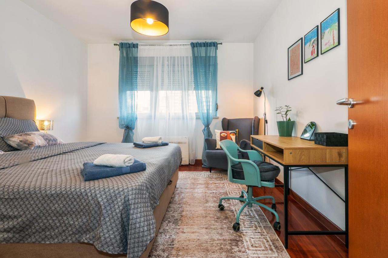 Appartement Airy 2-Br Apt W/ Open Layout & Modern Design à Split Extérieur photo