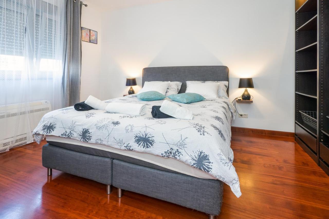 Appartement Airy 2-Br Apt W/ Open Layout & Modern Design à Split Extérieur photo