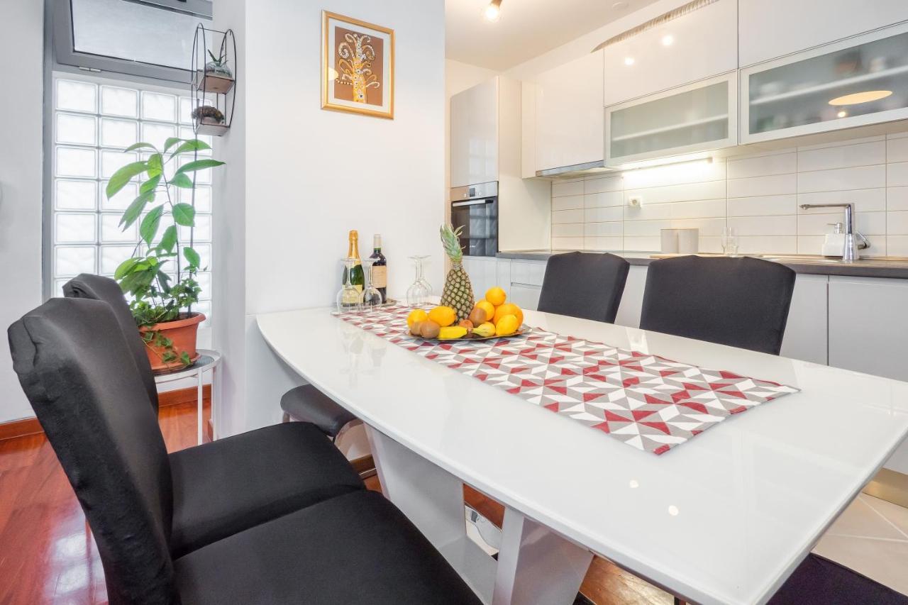 Appartement Airy 2-Br Apt W/ Open Layout & Modern Design à Split Extérieur photo