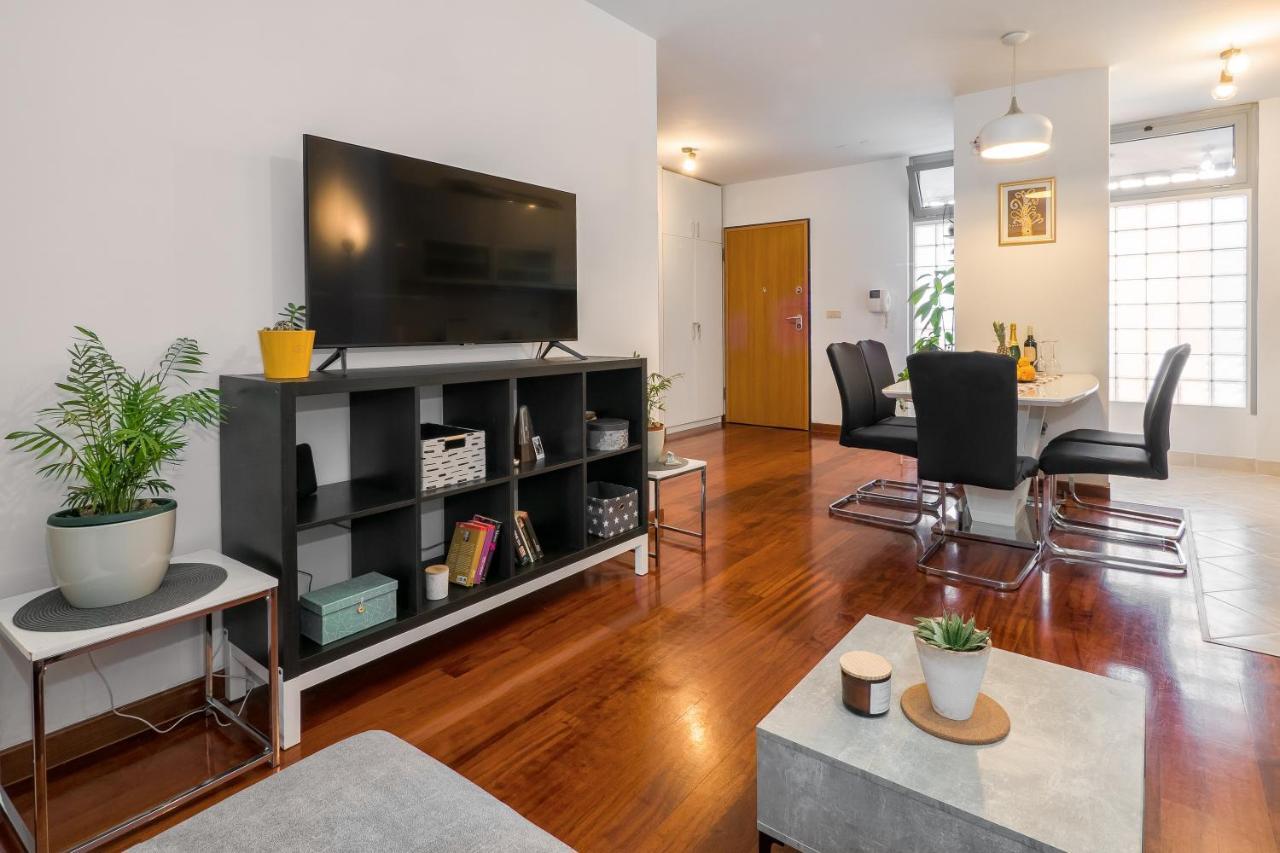 Appartement Airy 2-Br Apt W/ Open Layout & Modern Design à Split Extérieur photo