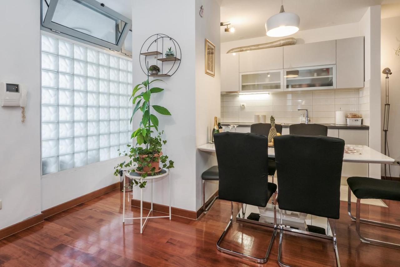 Appartement Airy 2-Br Apt W/ Open Layout & Modern Design à Split Extérieur photo