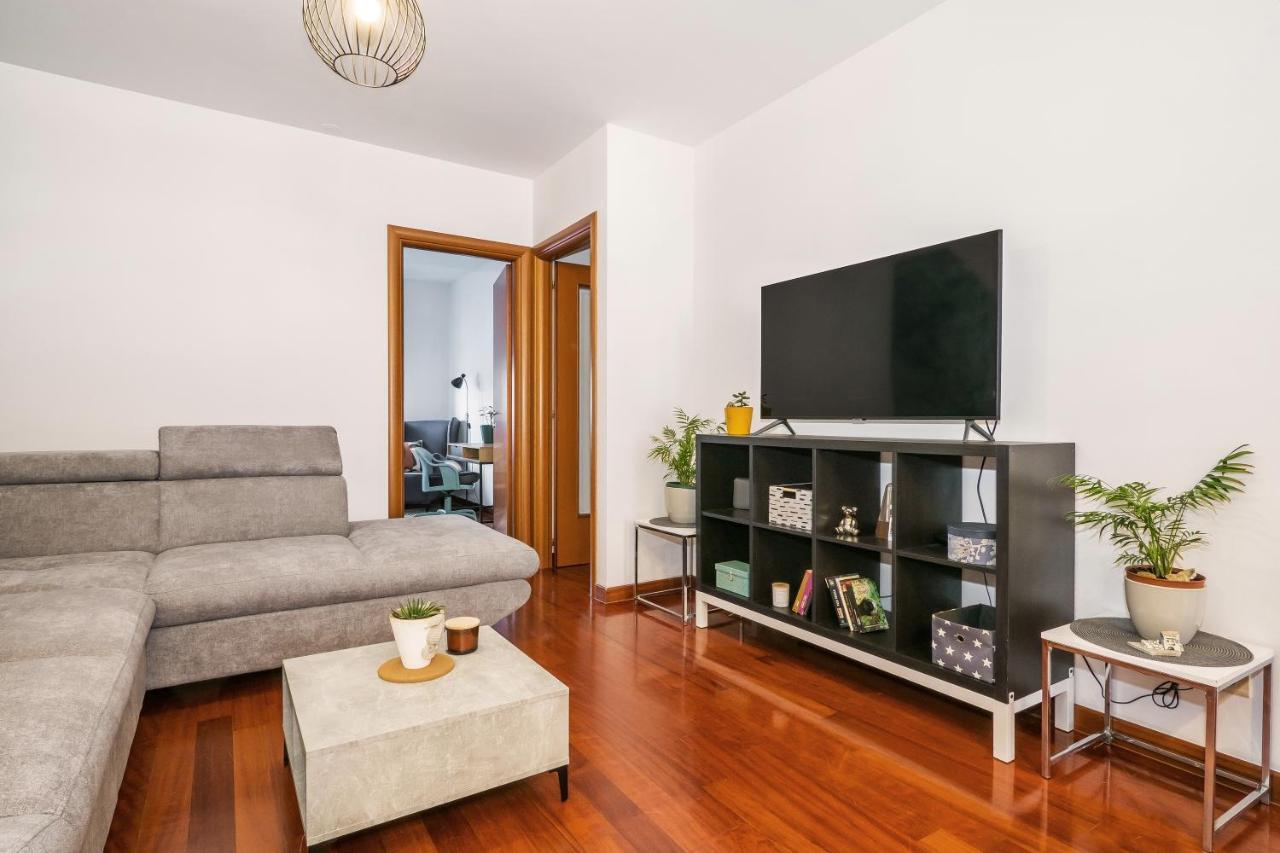 Appartement Airy 2-Br Apt W/ Open Layout & Modern Design à Split Extérieur photo