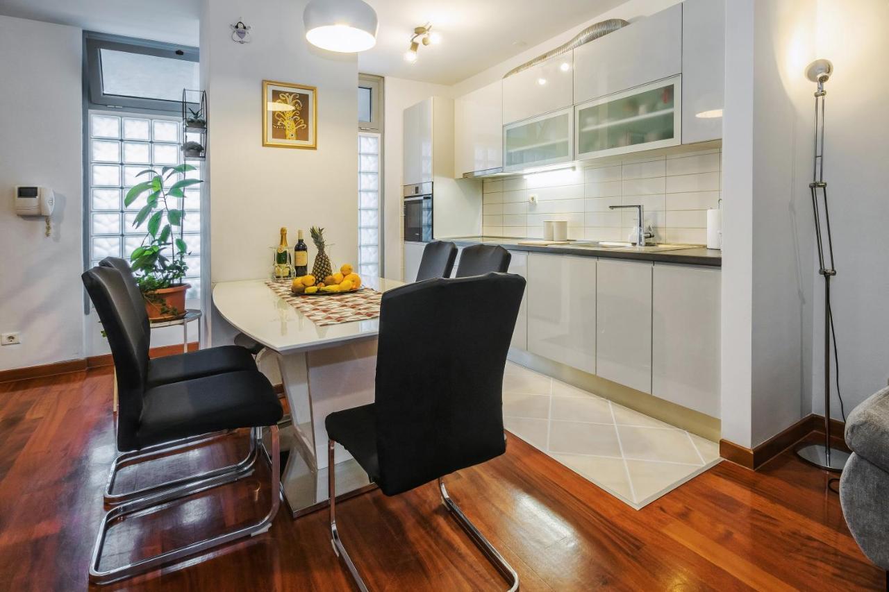 Appartement Airy 2-Br Apt W/ Open Layout & Modern Design à Split Extérieur photo